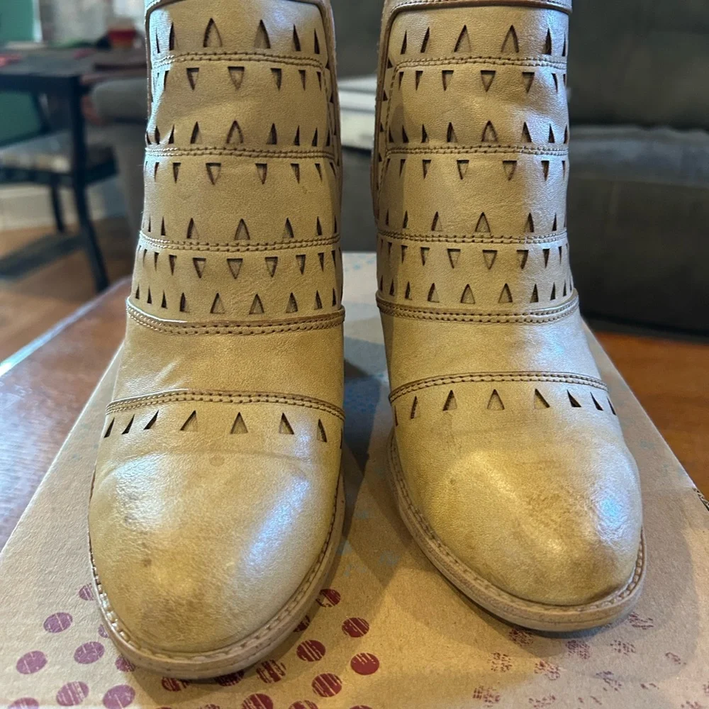 Cute Booties! - Picture 6 of 6